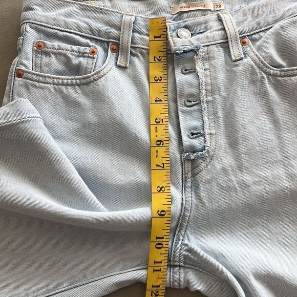 Levi's Wedgie Straight Button Down Ripped Jans Size 28 - Picture 6 of 9